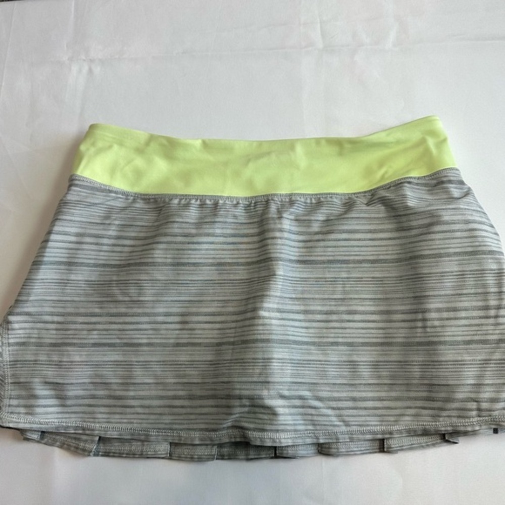 0160 - Lululemon Skirt Size 8
